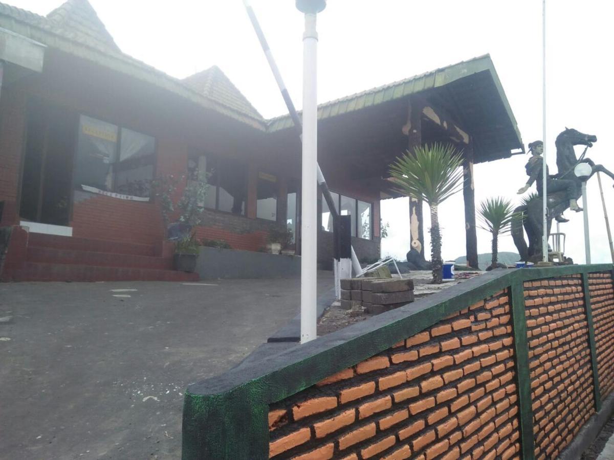 Cemara Indah Hotel Bromo Esterno foto